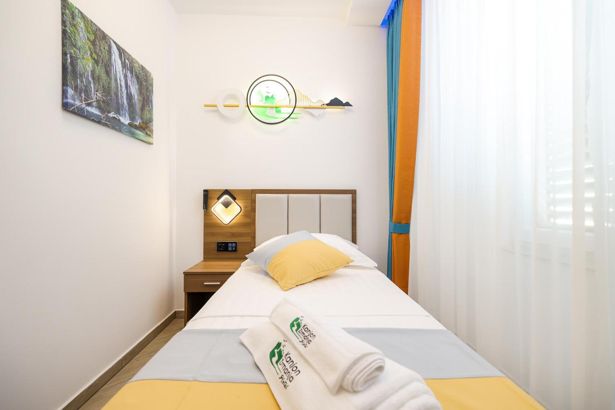 Hotel Kanjon Zrmanje オブロヴァツ エクステリア 写真