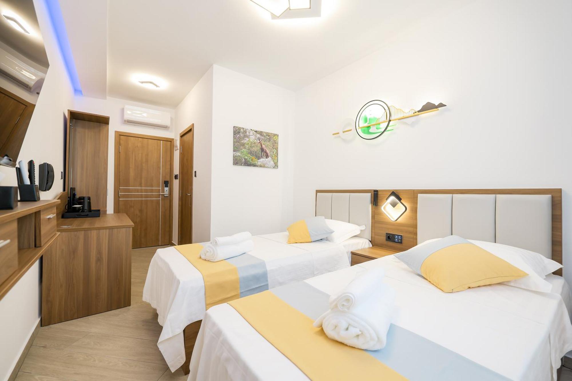 Hotel Kanjon Zrmanje オブロヴァツ エクステリア 写真