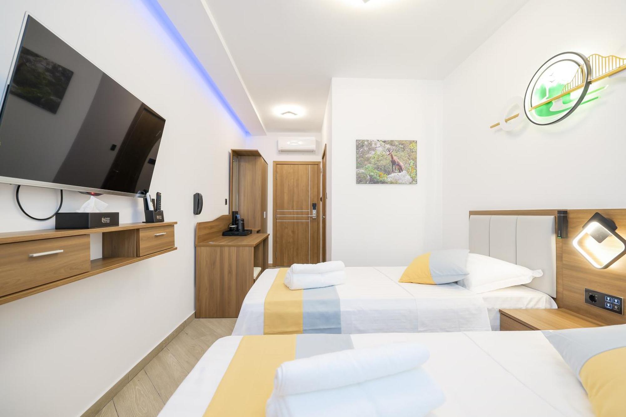 Hotel Kanjon Zrmanje オブロヴァツ エクステリア 写真